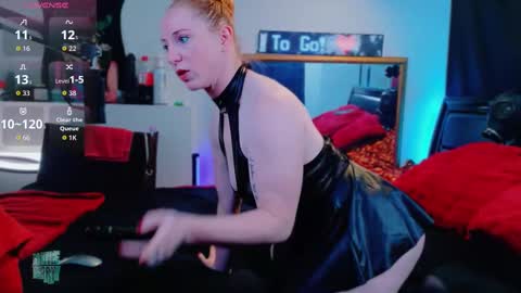 Snapshot of kittiepurry chatting on 11/16/25, 03:56 Kittie Purry online show from 11/16/25, 03:56