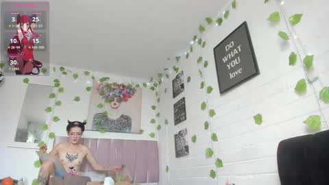 Snapshot of kitty__black__ chatting on 11/12/25, 07:03 KITTY online show from 11/12/25, 07:03