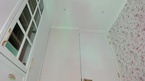 sophie online show from 04/13/26, 06:35