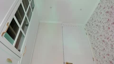 sophie online show from 04/16/26, 05:03