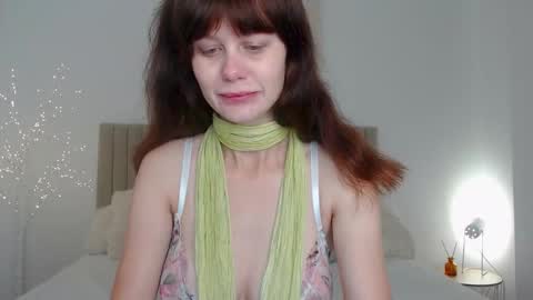 Snapshot of kitty_ange1l chatting on 09/18/25, 05:20 kitty_ange1l online show from 09/18/25, 05:20