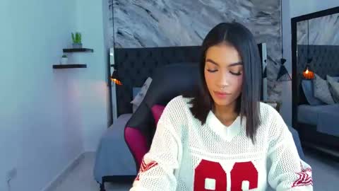 Snapshot of kitty_collins_ chatting on 05/04/26, 12:01 Kitty online show from 05/04/26, 12:01