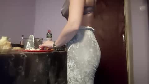 Kitti online show from 11/22/25, 03:33