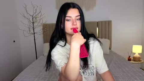 Snapshot of kitty_cut1ee_ chatting on 06/19/26, 05:56 kitty_cut1ee_ online show from 06/19/26, 05:56