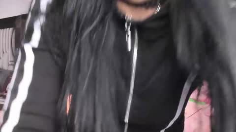 kitty online show from 12/04/25, 10:07