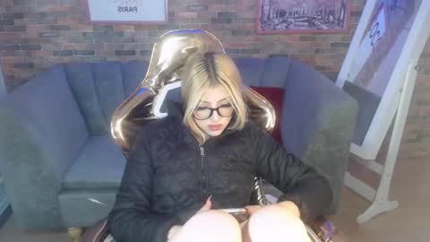 kitty_fox_b online show from 03/07/25, 03:49