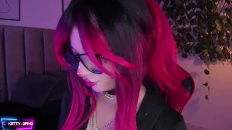 Camila online show from 09/30/25, 02:49