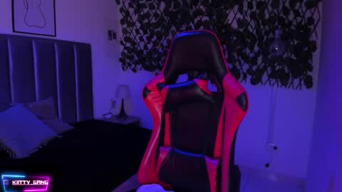 Camila online show from 10/10/25, 02:32