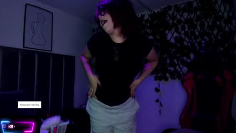 Camila online show from 10/17/25, 02:26