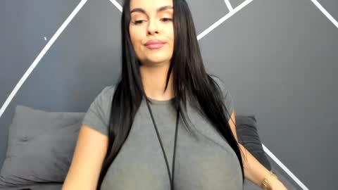 Snapshot of kitty_hotx chatting on 10/21/25, 06:03 kitty_hotx online show from 10/21/25, 06:03