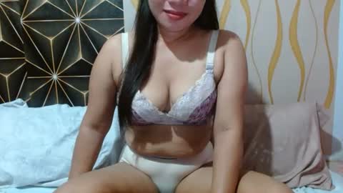 Snapshot of kitty_kheira chatting on 06/20/26, 06:33 Kheira online show from 06/20/26, 06:33