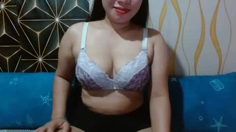 Snapshot of kitty_kheira chatting on 07/13/26, 06:55 Kheira online show from 07/13/26, 06:55