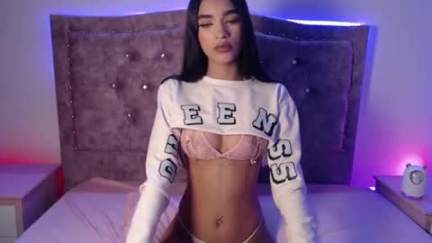 Snapshot of kitty_mia29 chatting on 11/16/25, 06:41 Kitty online show from 11/16/25, 06:41