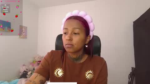 Snapshot of kitty_moon2 chatting on 01/06/26, 07:39 Kitty online show from 01/06/26, 07:39