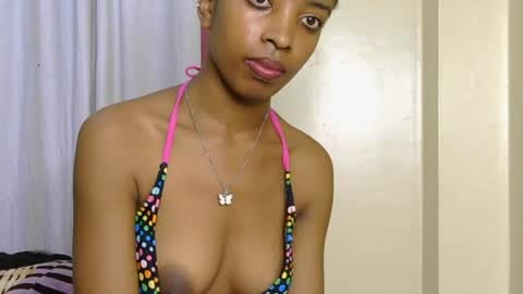 Snapshot of kitty_piee chatting on 07/17/26, 12:17 sugar plum online show from 07/17/26, 12:17
