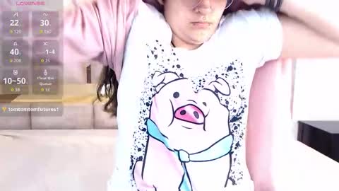 Snapshot of kitty_ravee chatting on 09/24/25, 01:47 Kitty Rave online show from 09/24/25, 01:47