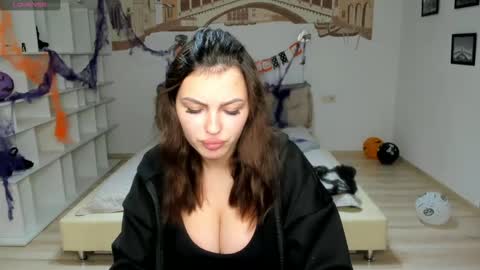 Kate online show from 11/01/25, 12:40