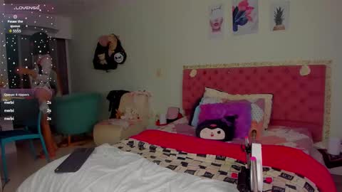 Snapshot of kittychannel_ chatting on 11/27/25, 05:53 KittyChanel online show from 11/27/25, 05:53