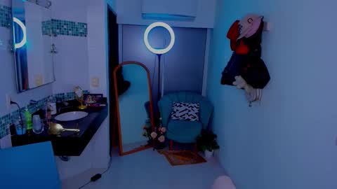 Snapshot of kittychannel_ chatting on 12/18/25, 05:13 KittyChanel online show from 12/18/25, 05:13