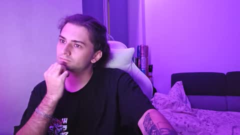 Snapshot of kittyeliz chatting on 11/23/25, 09:03 Eliz online show from 11/23/25, 09:03