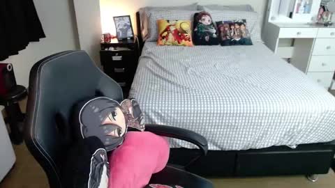 Isabel online show from 02/13/25, 11:37