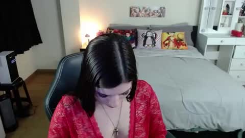 Snapshot of kittykat18x chatting on 06/19/26, 02:05 Isabel online show from 06/19/26, 02:05