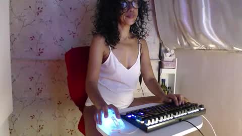 Snapshot of kittykatss chatting on 12/19/25, 06:31 Viktoria online show from 12/19/25, 06:31