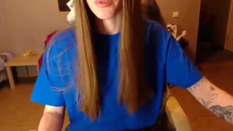 Snapshot of kittylovemoon chatting on 06/02/26, 07:16 KittyloveMoon online show from 06/02/26, 07:16