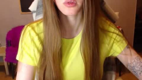 Snapshot of kittylovemoon chatting on 06/13/26, 07:56 KittyloveMoon online show from 06/13/26, 07:56