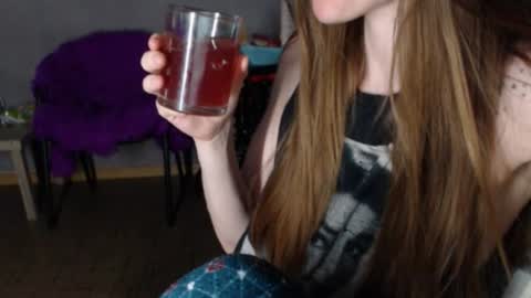 Snapshot of kittylovemoon chatting on 06/14/26, 07:16 KittyloveMoon online show from 06/14/26, 07:16