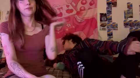 Snapshot of kittyme0ws chatting on 12/15/25, 06:17 kitty online show from 12/15/25, 06:17