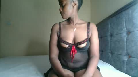 Snapshot of kittypettite chatting on 10/01/25, 07:20 Kittypettite online show from 10/01/25, 07:20