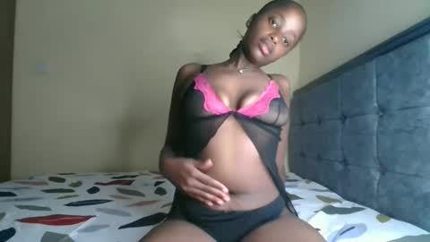 Snapshot of kittypettite chatting on 11/18/25, 03:05 Kittypettite online show from 11/18/25, 03:05