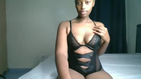 Snapshot of kittypettite chatting on 04/21/26, 07:47 Kittypettite online show from 04/21/26, 07:47
