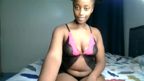Snapshot of kittypettite chatting on 06/10/26, 06:07 Kittypettite online show from 06/10/26, 06:07