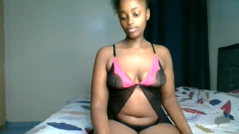 Snapshot of kittypettite chatting on 06/11/26, 07:17 Kittypettite online show from 06/11/26, 07:17