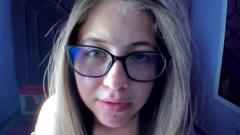 Sarah online show from 05/04/26, 03:52