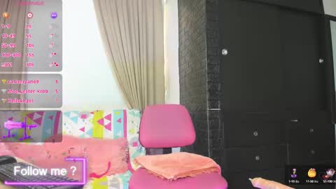 Snapshot of kittyqueen01 chatting on 02/15/25, 04:12 Tatiana Guerrero online show from 02/15/25, 04:12