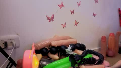 Snapshot of kittyroses chatting on 06/30/26, 01:39 Kitty online show from 06/30/26, 01:39