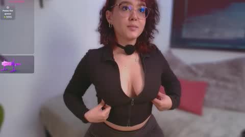 Snapshot of kittysophie_ chatting on 05/07/26, 01:27 Sophie online show from 05/07/26, 01:27