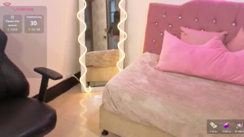 Kitty  online show from 10/12/25, 11:42