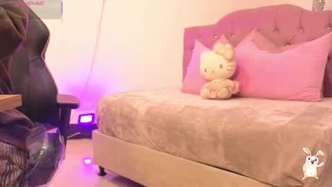 Kitty  online show from 11/30/25, 11:47