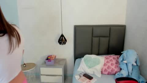  K I T T  Y  online show from 02/26/25, 07:49