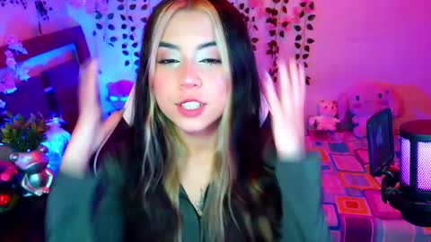 Kittyuwu  online show from 02/18/26, 08:49