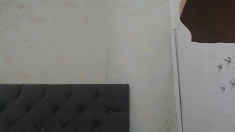 kittyy_18_ online show from 11/12/25, 12:05