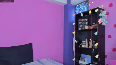 Snapshot of kittyzenn chatting on 12/31/24, 02:47 Kitty Zen online show from 12/31/24, 02:47