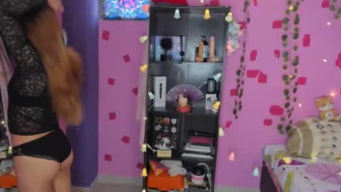 Snapshot of kittyzenn chatting on 02/21/25, 06:04 Kitty Zen online show from 02/21/25, 06:04