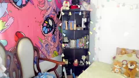 Snapshot of kittyzenn chatting on 10/13/25, 07:14 Kitty Zen online show from 10/13/25, 07:14