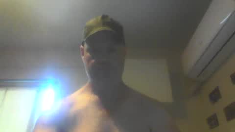 Snapshot of kiwiguy19773 chatting on 12/13/25, 11:21 kiwiguy19773 online show from 12/13/25, 11:21