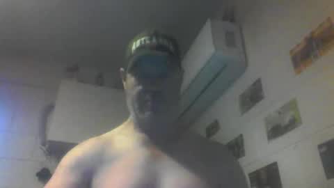 kiwiguy19773 online show from 04/23/26, 08:11